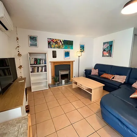 Belle Entierement Climatisee 4 10 Couchages, Fibre Wifi, 2 Terrasses Parking Privatif Dans Securisee Piscine Commune 800 M De La Lrcs69 Villa *